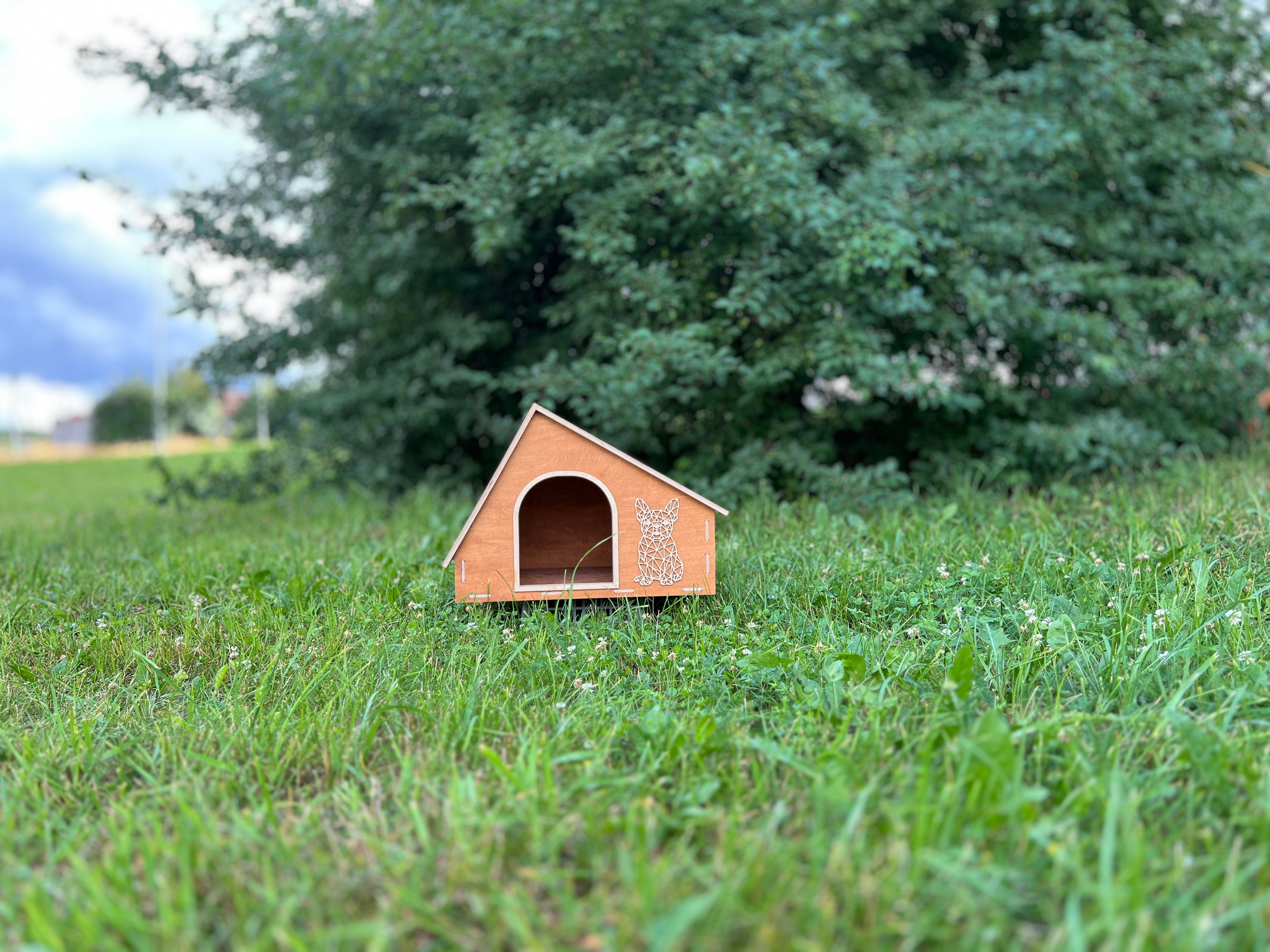 Modern Wooden  Pet House – Frenchie Edition  | Lignaris