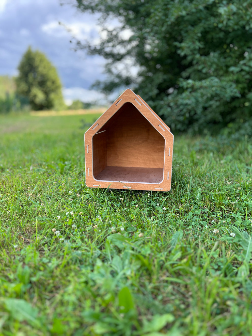 Modern Wooden Dog House Classic Edition | Lignaris