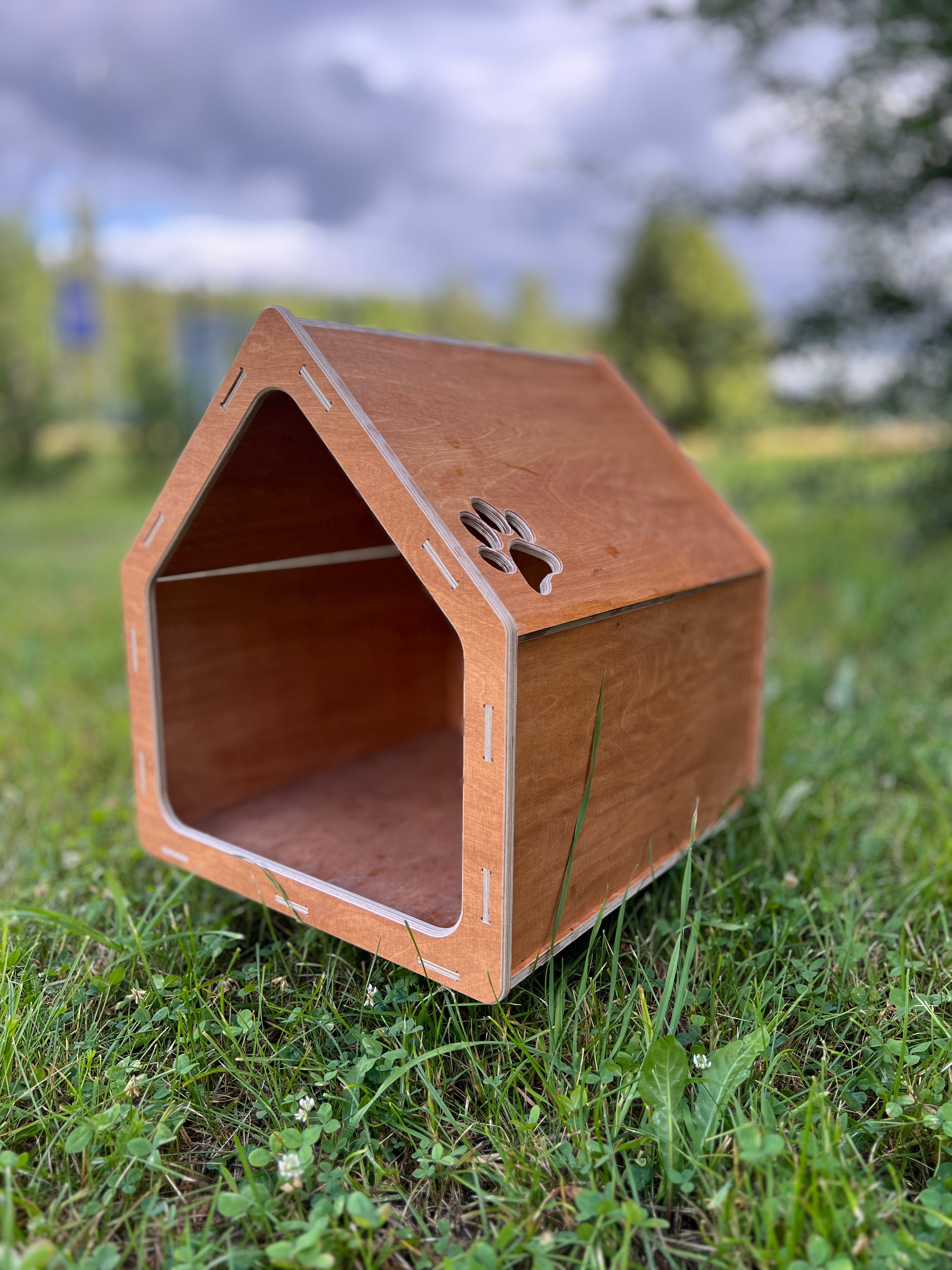 Modern Wooden Dog House Classic Edition | Lignaris
