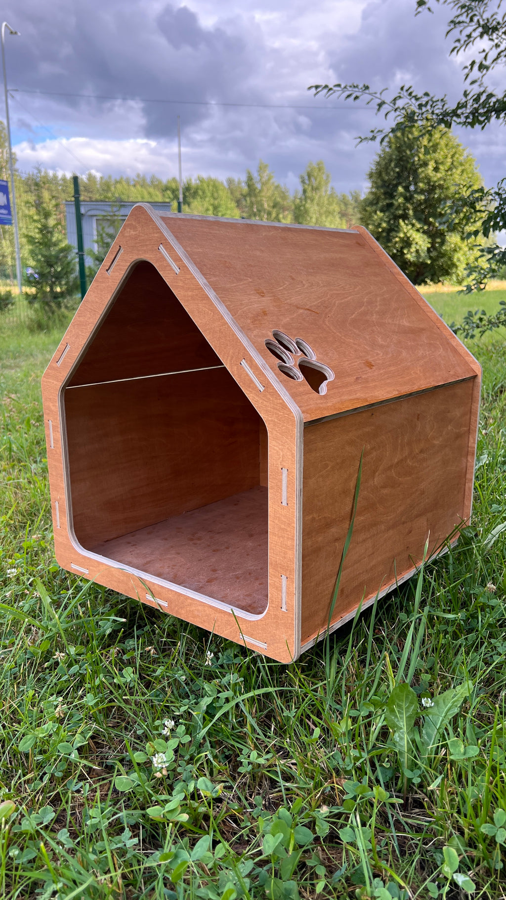 Modern Wooden Dog House Classic Edition | Lignaris