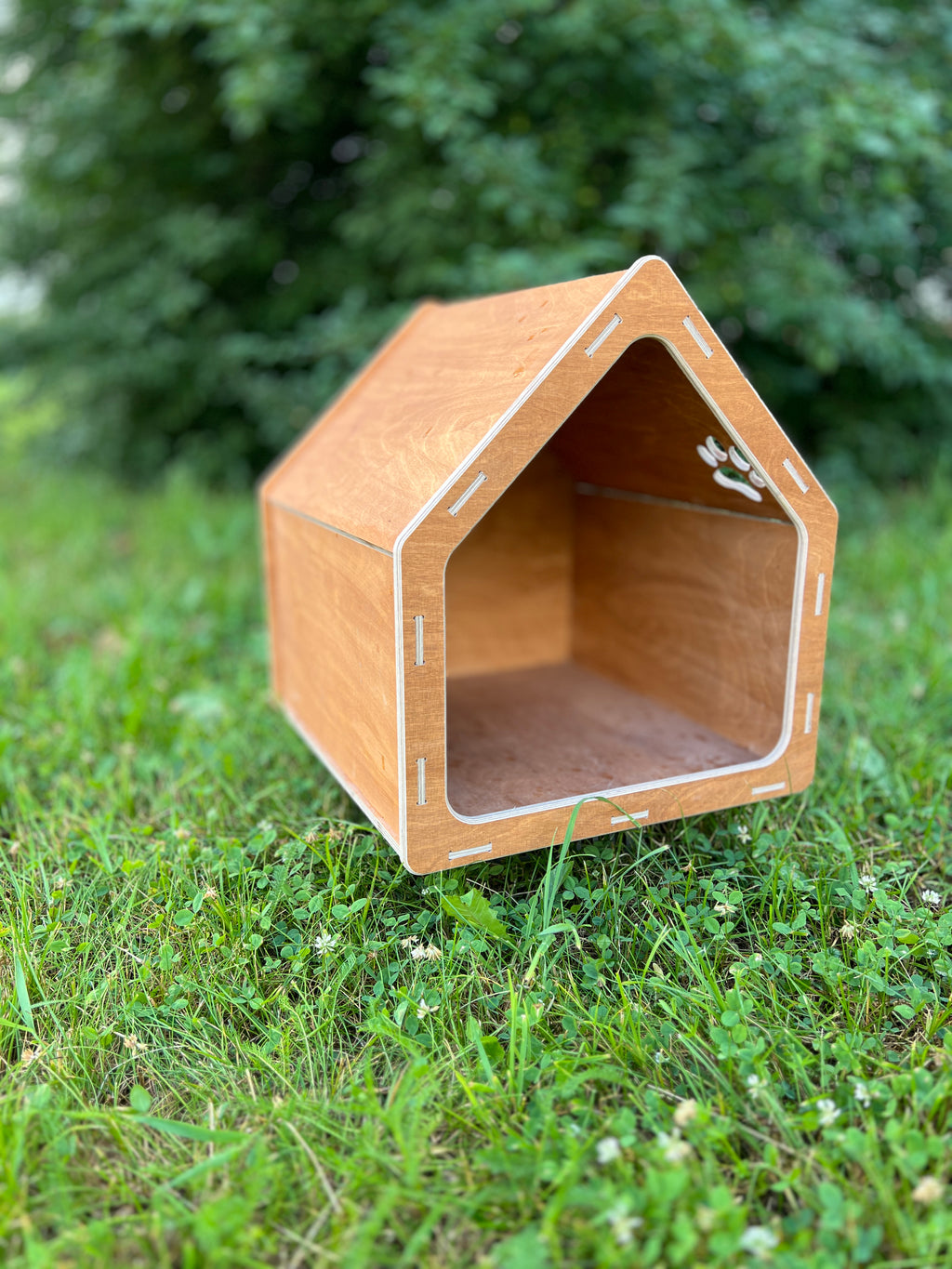 Modern Wooden Dog House Classic Edition | Lignaris