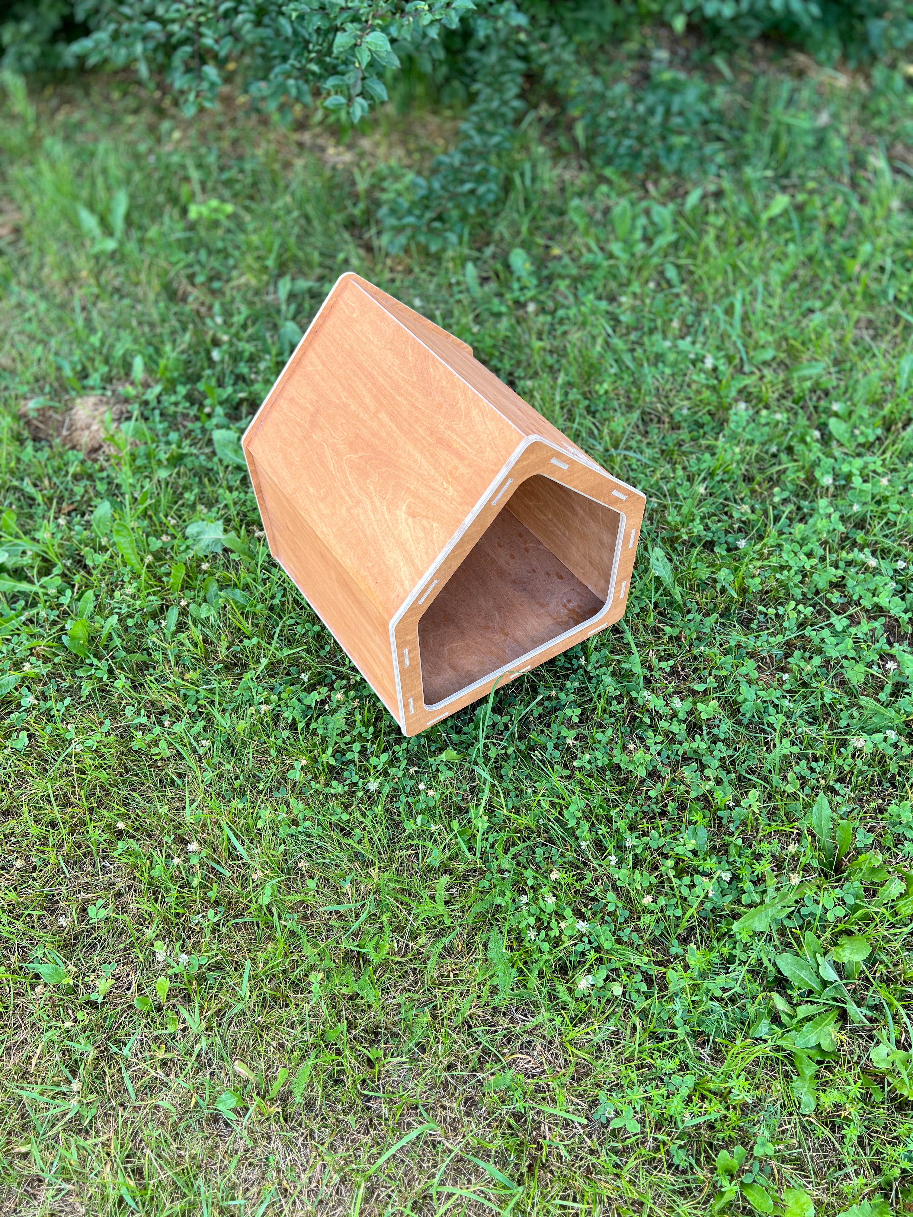 Modern Wooden Dog House Classic Edition | Lignaris