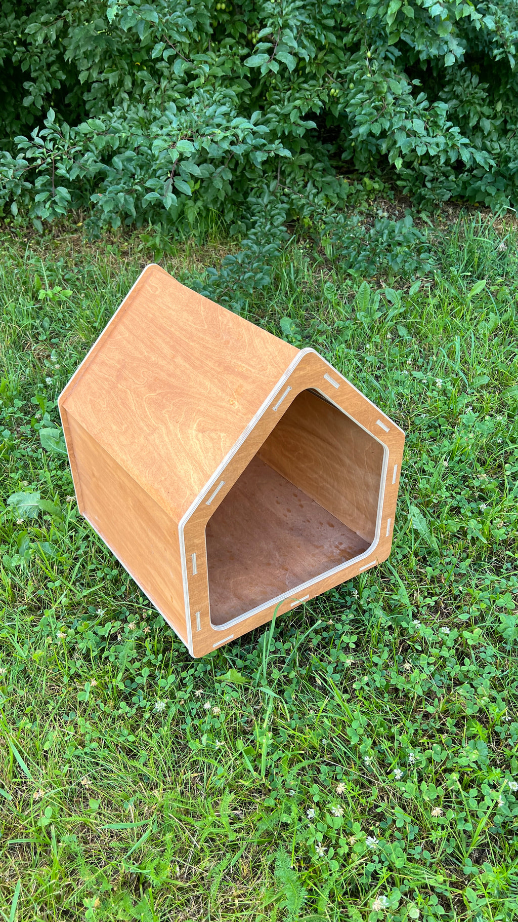Modern Wooden Dog House Classic Edition | Lignaris