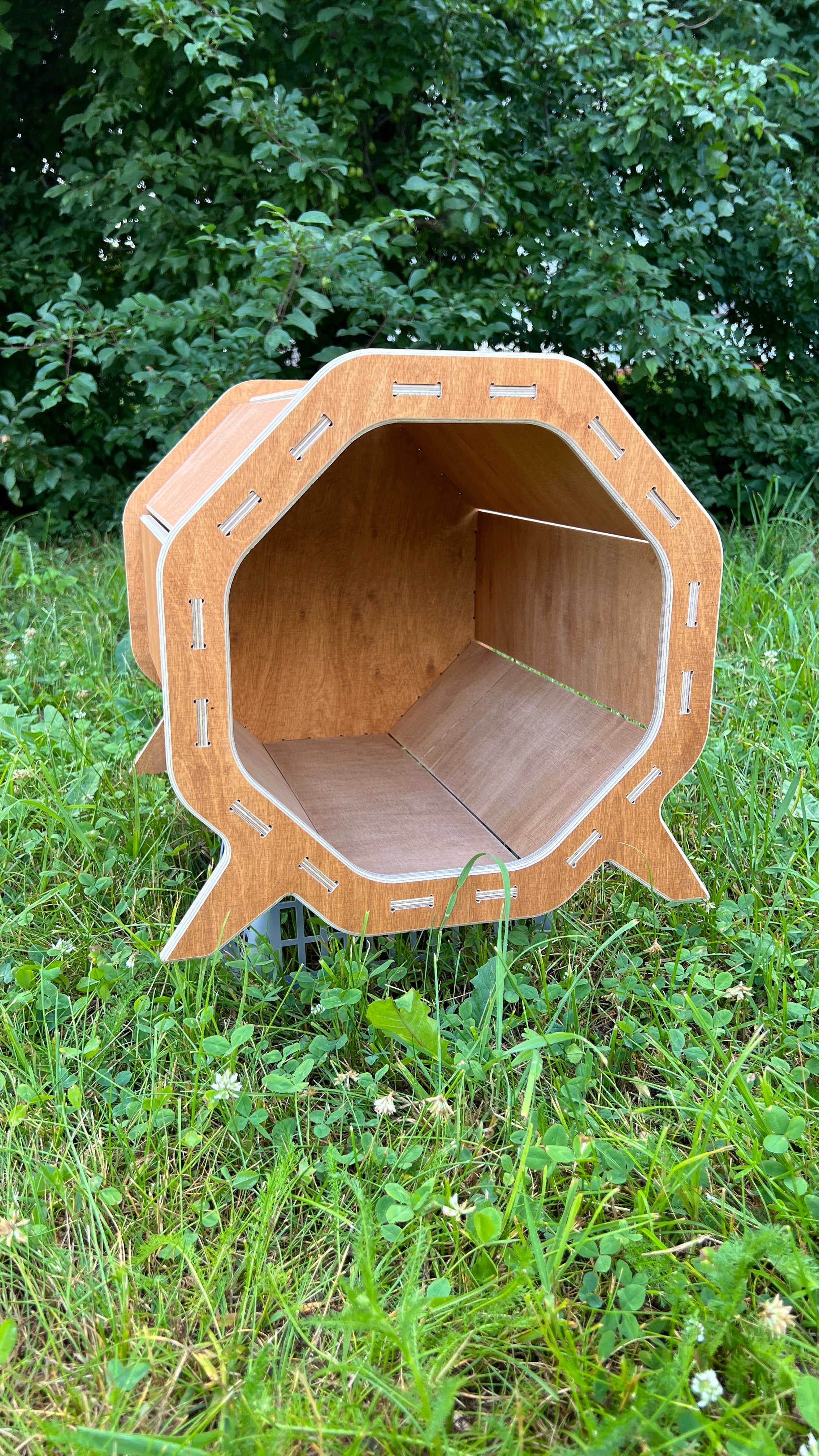 Designer Wooden Pet House “Modern Barrel” | Lignaris