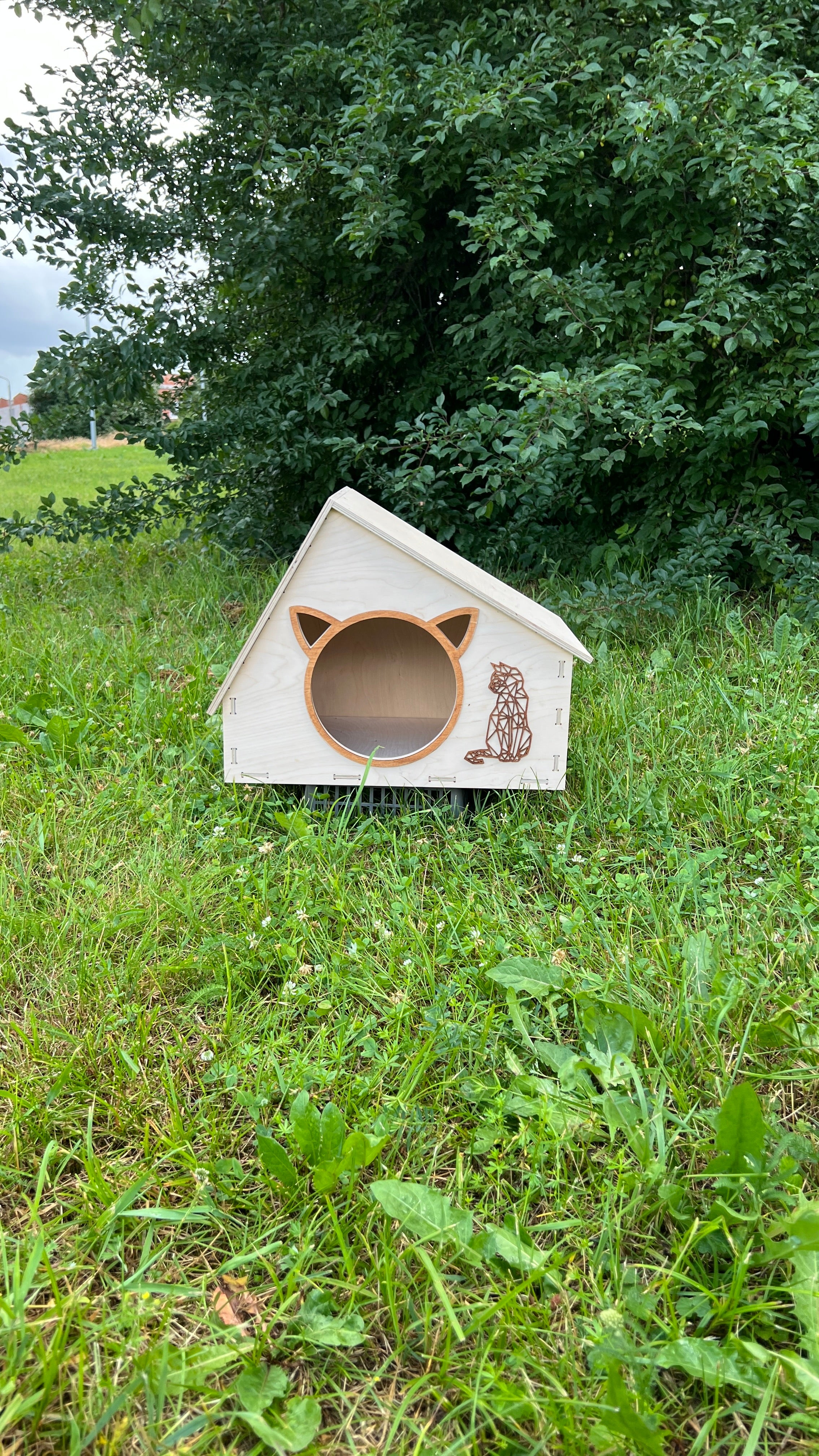 Modern Wooden Cat House | Lignaris