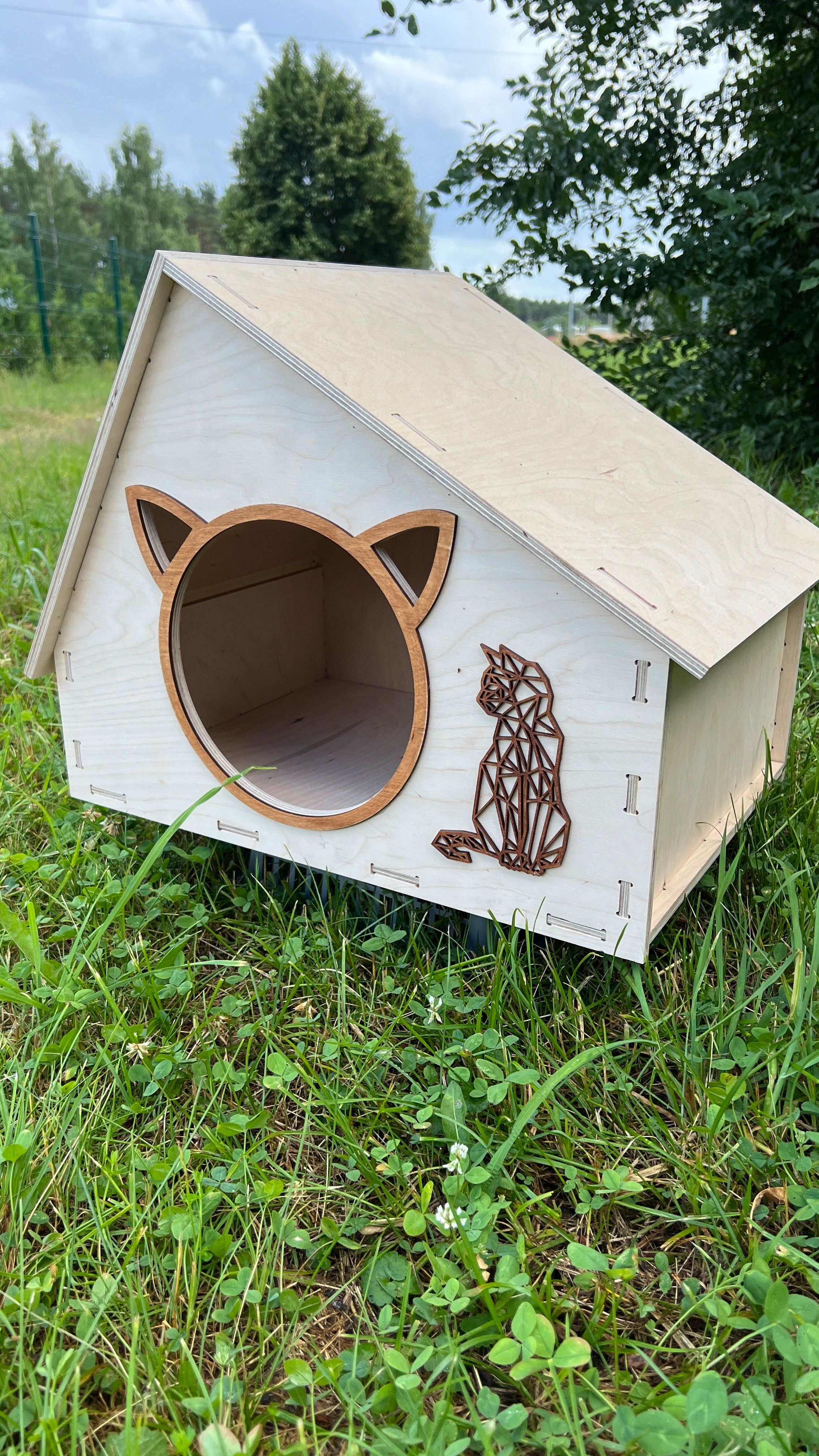 Modern Wooden Cat House | Lignaris