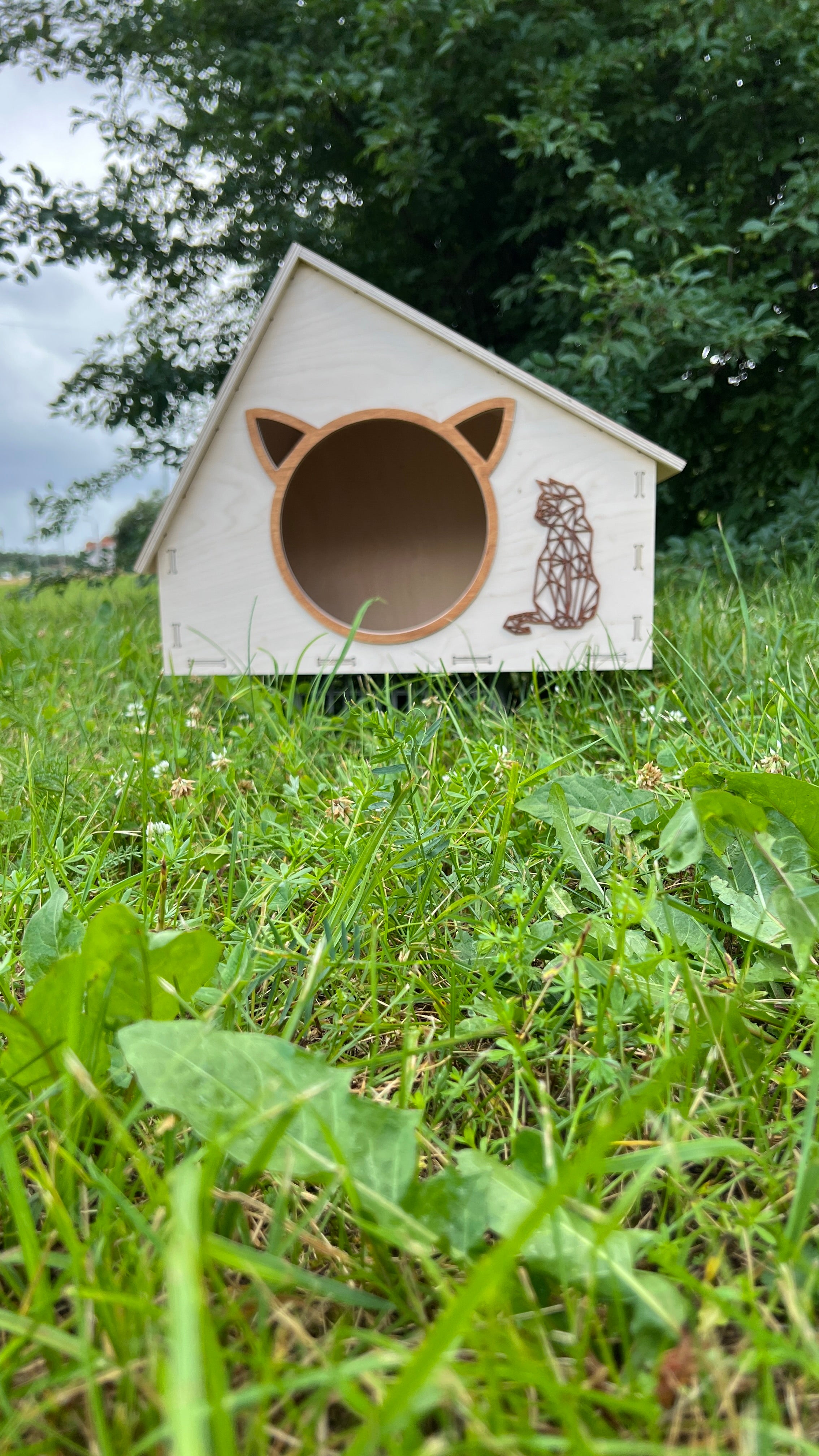 Modern Wooden Cat House | Lignaris